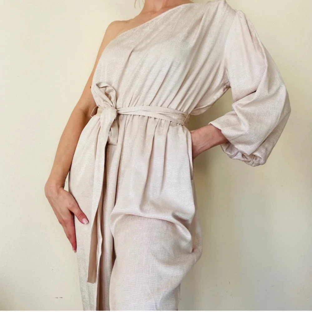 BCBMAXAZRIA Metallic One Shoulder
Jumpsuit - Picture 12 of 16